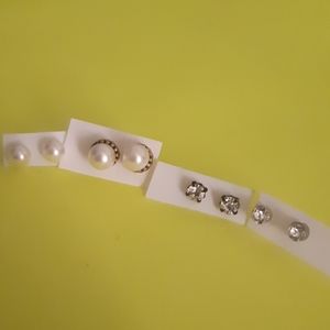 4 pair of earrings| great accessory| 10/10